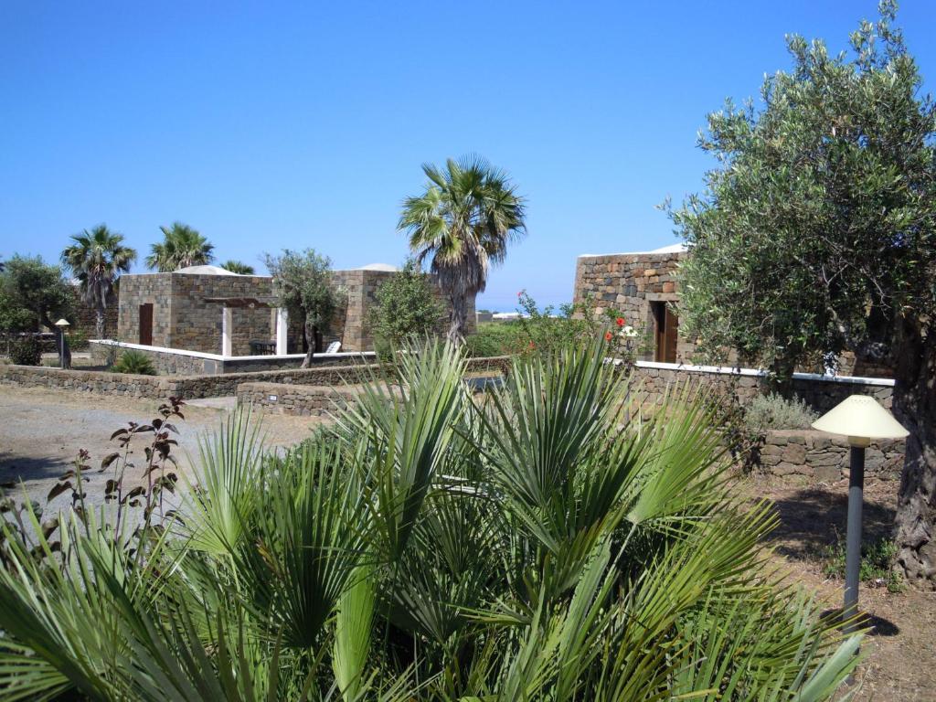 Residenza Degli Ulivi Pantelleria Island Room photo